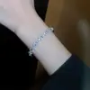 Pulseira Redonda de Aço Titânio Totalmente Cravejada em Diamante Estilo Francês, Pulseira Simples e Fashion de Luxo Leve, Senso de Design, Joia Versátil e Única para Públicos de Nicho