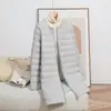 Otoño e Invierno Patrón Ondulado Estilo Mamá Nuevo Ligero de Longitud Media Cuello Redondo Chaqueta de Plumas Holgada Estilo Coreano Cuello Delgado Chaqueta sin Cuello