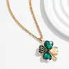 Collar Colgante de Diamante de Trébol de Cuatro Hojas Popular Europeo y Americano, Elegante y de Alta Gama, Versátil para el Viaje Diario, Fiestas y Reuniones de Damas