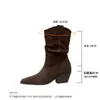 Botas de Media Pantorrilla con Tacón Grueso Puntiagudo Personalizadas de 8 cm de Altura para Mujer Estilo Melange Abertura en V Fruncidas Apiladas Botas Vaqueras