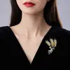 Broche de Espiga de Trigo de Tres Cabezas, Elegante Broche de Cristal Imitación de Cebada de Alta Gama para Mujer, Pin de Diseño Único, Accesorio para Traje