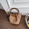 Bolso de Hombro Individual de Textura de Alta Calidad a la Moda para el Trabajo Nuevo Otoño 2026 Versátil Bolso Cubo Elegante Bolso de Mano Cruzado de Moda