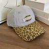 Boné de Baseball Retro Americano com Estampa de Leopardo 2025 para Mulheres Moda de Rua Tendência Personalidade Moda Rosto Magro Menina Popular