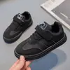 Zapatillas deportivas para niños 2024 nuevo otoño niños suela blanda antideslizantes zapatos de skate niñas zapatos de entrenamiento alemanes transpirables zapatitos blancos de moda