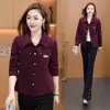 Chaqueta Retro de Pana para Mujer, Otoño 2026 Nuevo Estilo Coreano Ajustada Versátil Color Rojo Vino Corta
