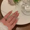 Colar de Pérolas Estilo Ins para Mulheres, Design Versátil de Nicho, Corrente de Clavícula de Luxo Leve de Alta Qualidade com Pingente de Coração, Joias para Atacado