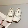 Sapatos de Couro Infantis 2026 Primavera Outono Estilo Coreano Tênis Esportivo para Meninas Estudante Cadarço Amarração Outono Sandálias Estilo Princesa Simples