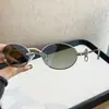 Óculos de Sol Oval Retro Novos 2026 para Mulheres, Óculos de Sol Polarizados Fotocromáticos de Metal com Proteção UV e Haste com Pingente Único