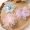 Atmósfera invernal original pluma organza rosa diy horquilla hecha a mano tocado accesorios para ropa al por mayor
