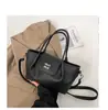 Bolso de Mano Estilo Coreano de Moda de Nicho Tipo Cubo para Mujer 2026 Modelo Nuevo de Primavera Bolso de Hombro Cruzado Elegante de Alta Calidad