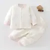 Conjunto acolchado de otoño e invierno para bebé 60g ropa para recién nacidos Clase A algodón puro dos piezas ropa para casa para niños y niñas