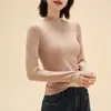 Algodão Modal Manga Longa Versátil Aparência Emagrecedora Gola Redonda Parte de Baixo Escovada para Mulheres Usarem Camisa de Base Pequena com Gola Alta