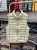 2026 Novo Estilo Outono Colete Feminino Fino de Penas Curto 90 Penas de Pato Branco Tamanho Grande Casual Versátil Gola Alta Colete Roupa de Baixo