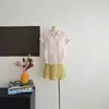 Super confortável de usar! Camisa feminina fina de Tencel e linho com design solto e mangas curtas plissadas