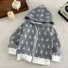 Abrigos de otoño e invierno para niños, sudaderas con capucha para niños y niñas, chaqueta de béisbol informal cálida con capucha para bebé, uniforme escolar de capa base