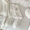 Calcetines para Mujer con Bordes Fruncidos, Bordado de Gato, Estilo Universitario, Color Sólido, Cálidos y Gruesos Calcetines Holgados de Cachemir Sintético para Mujer