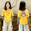 Camiseta infantil listrada de manga longa 2026 novo modelo de algodão puro top moderno e estiloso super fofa roupa de menina