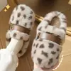 Novas Pantufas de Algodão Estampadas de Leopardo para Mulheres, Outono/Inverno para Casa, Antiderrapantes, Macias, Moda, Pelúcia, Aconchegantes, Espessas, Pantufas de Exterior