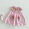 Vestido Amor de Bebê 2026 Novo Vestido de Verão Infantil Vestido de Verão para Meninas Estilo Coreano Retrô Xadrez Vestido Princesa
