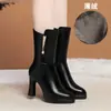 Botas de Cano Médio para Mulheres, Novo Estilo de Inverno, Salto Grosso, Salto Alto, Bico Redondo, Plataforma Impermeável, Antiderrapante, Respirável, Quente, Fashion, Pelúcia Grossa, Sapatos para Mãe