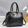 Bolso Elegante Tallado Pintado a Mano Estilo Nuevo 2025 Bolso de Hombro Transfronterizo de Lujo Ligero para Mujer Bolso Cruzado de Gran Capacidad