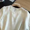Qualidade Garantida Redutor de Idade Novo Estilo Chinês Retro Jacquard Bordado Botão Estilo Nacional Manga Curta Verão Camisa Fina para Mulheres de Meia-Idade