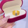 2. Anillo de Latón Chapado en Oro con un Ambiente Vintage de Lujo Ligero, Joyería de Diseño Popular, Anillo de Moda para Mujer