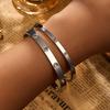 Pulsera Retro Versátil Transfronteriza Chapada en Oro Incrustada con Diamantes para Mujer, Estilo de Lujo Ligero de Gama Alta, Elegantes Accesorios de Pulsera de Acero de Titanio