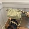 Bolso Pequeño de Cadena de Nicho Versátil para Mujer Bolso de Hombro de Alta Gama Moderno Bolso Cruzado tipo Cubo Estilo Coreano para Mujer
