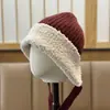 Nuevo Sombrero de Lana Retro con Cordones para Invierno 2025 con Protección para Orejas para Mujer, Forro de Felpa Cálido y Espeso, Gorro de Punto Baotou, Moderno