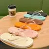 Sandálias de moda versáteis e brilhantes, novas chinelos de praia de verão à prova d'água para mulheres, adequados para viagens e uso ao ar livre