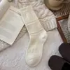 Meias femininas de cashmere para outono e inverno, espessadas, estilo retrô japonês, padrão losango, meias de cano médio, renda doce, cor sólida, meias slouch versáteis para mulheres