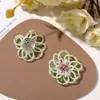 Aretes DIY huecos con flores, perlas esmeriladas de dos tonos y estilo forestal, dijes para zapatos, broches, accesorios para el cabello y accesorios para ropa y sombreros