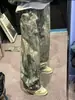 Jeans de Perna Larga com Estampa Digital Camuflada e Efeito Splash de Tinta para Meninos 2025 Nova Tendência Americana Nicho Versátil Calça Reta