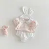 Conjunto de Camisa e Calça Cartoon para Bebês e Crianças Pequenas, Novo Estilo de Verão com Gola Reversível, Macacão com Abertura na Entreperna Conjunto de Duas Peças