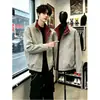 Chaqueta gris estilo retro americano color block, diseño tie-dye de moda para hombre en otoño, prenda exterior elegante para un look juvenil