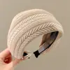 Diadema retro de ala ancha con lunares, adecuada para frentes amplias, para lavarse la cara, uso diario, versátil, ligera y que irradia una vibra lujosa y sofisticada