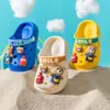 Pantuflas de Verano para Niños Crocs de Eva Niños Bebé Antideslizantes Anti-Olor Sandalias Baotou Niños Pequeños Niños Medianos Sandalias Mujeres