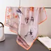 Lenço Anjia Sun Li Lenço Listrado Fashion Seda Imitação Quadrado Pequeno 70cm Xale Protetor Solar Lenço Profissional