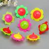 Presente infantil de duas cores rendas pequenas top tradicional nostálgico colorido plástico rotativo top educacional pequenos brinquedos atacado