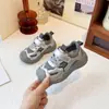 Sapatos de Menino 2026 Verão Novo Calçados Esportivos de Solado Macio para Crianças Bebê Malha de Camada Única Respirável Tênis de Corrida Meninos Pai