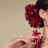 2026 Nuevo Accesorio de Cabello Tradicional Chino Hecho a Mano con Flores Rojas Pasador para el Cabello Hanfu Flor para el Peinado Recogido de Novia Cheongsam para Mujeres