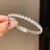 Pulsera Abierta Cuadrada de Circonita Simple y de Moda Broche Transfronterizo Europeo y Americano Pulsera Versátil Joyería Ligera de Lujo de Alta Gama para Mujeres