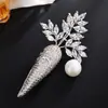 Nuevo corsage de moda coreana de frutas y verduras con pin de zanahoria de circón, broche de accesorios para mujer, combina con todo