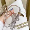 Novos óculos de grau fotocromáticos com proteção contra luz azul, armações estilosas de alta qualidade, armações quadradas da moda para mulheres, efeito emagrecedor, visual natural