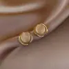 Brincos Vintage Elegantes de Feijão Vermelho e Acácia Femininos 2023 Novo Estilo Brincos Design com Senso de Personalidade Brincos de Nicho Outono e Inverno