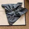Diadema para el pelo de tela para traje con bloques de color azul grisáceo estilo coreano, Scrunchie versátil retro, Pañuelo cuadrado, Cuerda para el pelo, Accesorio para el pelo de coleta para mujer, Modelo nuevo