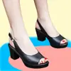 Sandálias populares de couro macio de ponta aberta para o verão, sapatos femininos plataforma antiderrapantes, sandálias de salto alto de comércio exterior