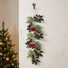 Folha de Pinheiro Vermelha com Frutas Vermelhas em Galho Pendurado com Pinha Decoração de Parede de Natal Festival Europeu e Americano Decoração de Porta Planta Artificial