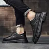 Botas para Hombre de Caña Baja Otoño Nuevo Negro Fabricante Zapatos de Trabajo Estilo Coreano Moda Casual Botas de Cuero para Hombre